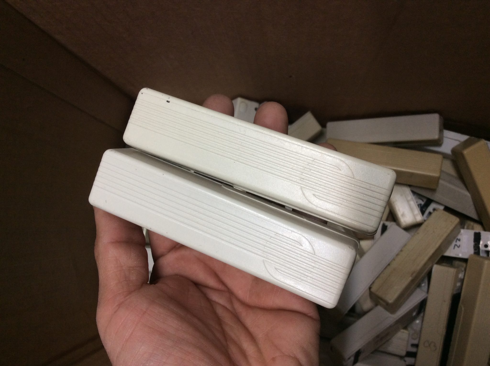 Lot of 72 UTC Fire & Security NX450 SAW Door/Window Sensors Only (no magnets) (60-670-95R) BP6024 - Image 2