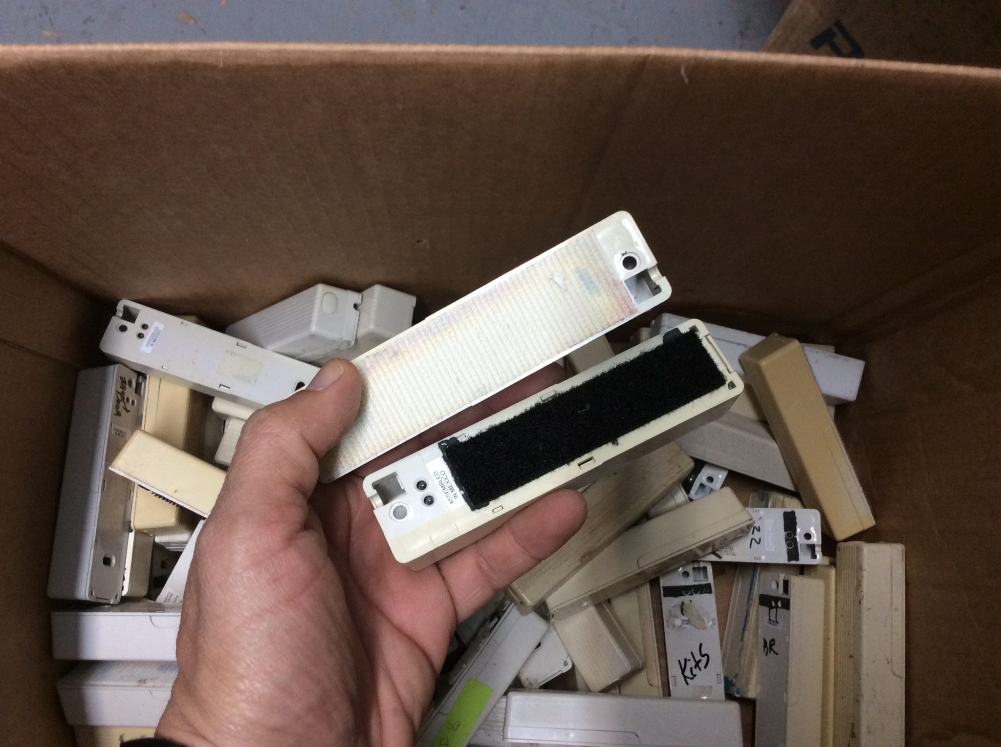 Lot of 72 UTC Fire & Security NX450 SAW Door/Window Sensors Only (no magnets) (60-670-95R) BP6024 - Image 5