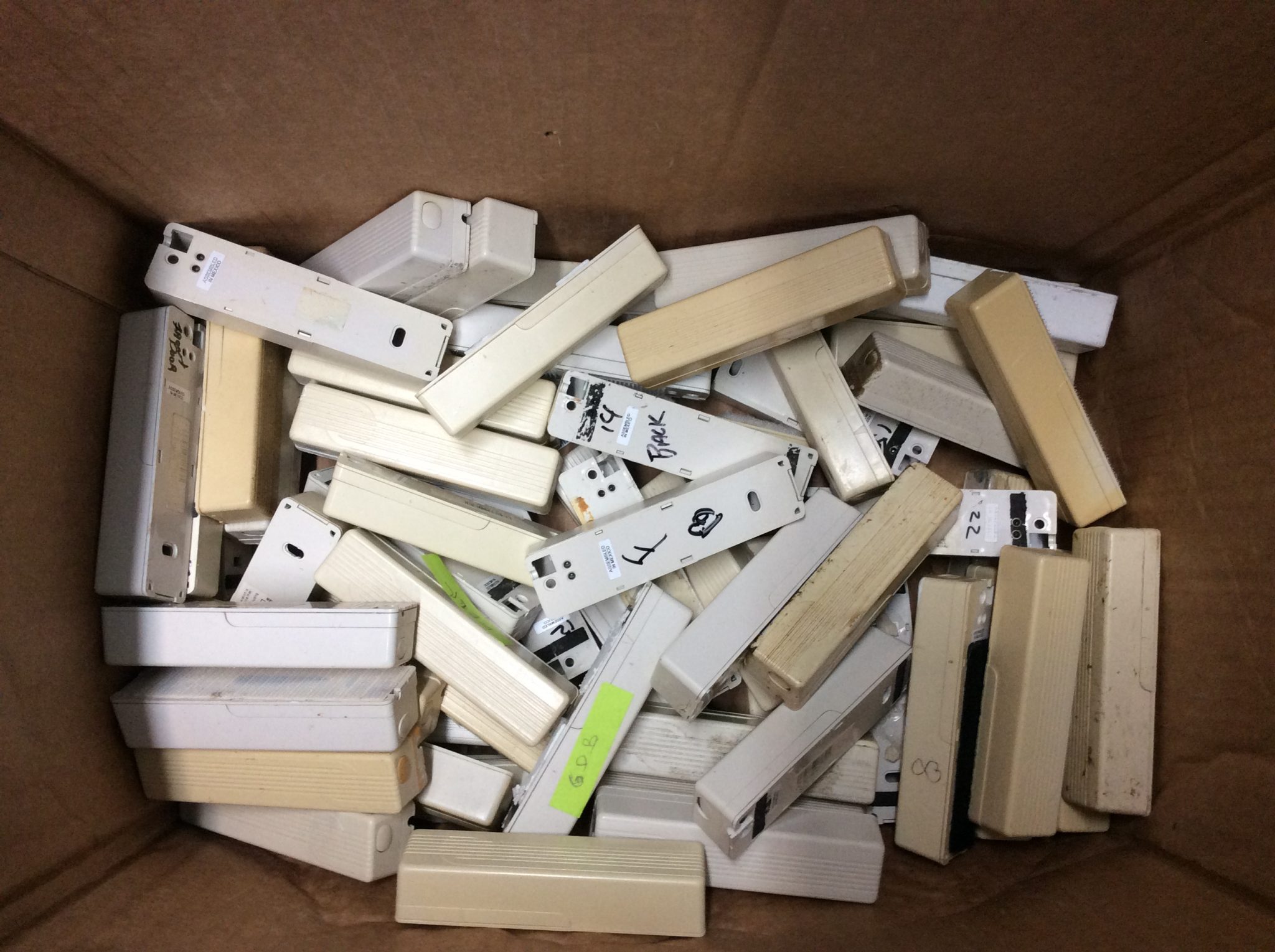 Lot of 72 UTC Fire & Security NX450 SAW Door/Window Sensors Only (no magnets) (60-670-95R) BP6024