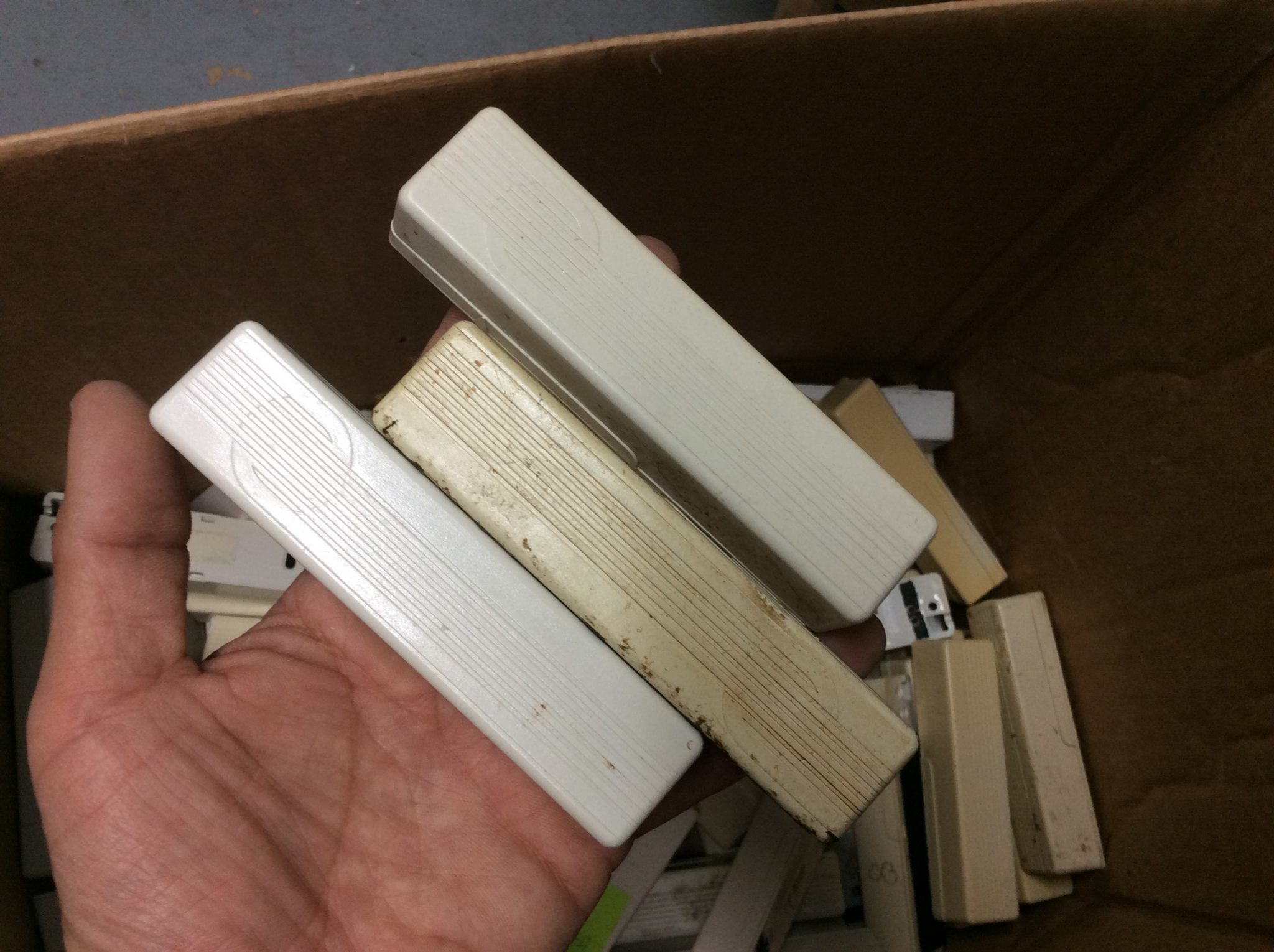 Lot of 72 UTC Fire & Security NX450 SAW Door/Window Sensors Only (no magnets) (60-670-95R) BP6024 - Image 8